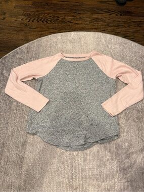 Long-Sleeve Raglan Top - Pink Sleeves, Gray Body